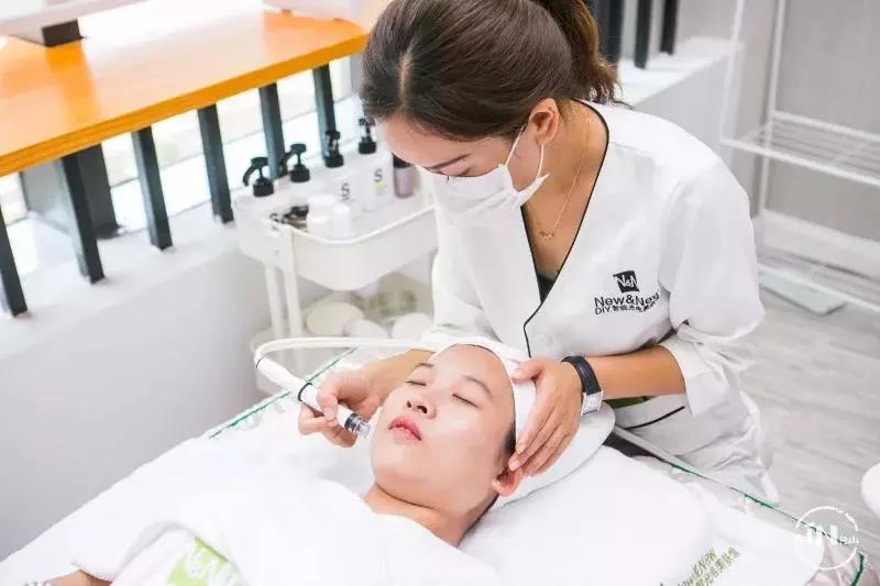 開(kāi)皮膚管理店掙錢(qián)嗎