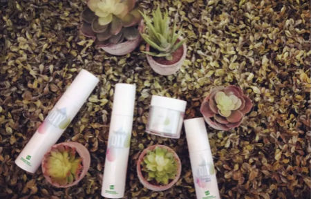 圣誕節，來NEWNEW智能光電美膚館給心愛的人驚喜吧