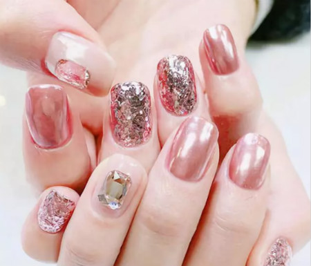 奔赴跨年趴，你需要TOK美甲來撐場面 