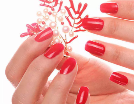 奔赴跨年趴，你需要TOK美甲來撐場面 