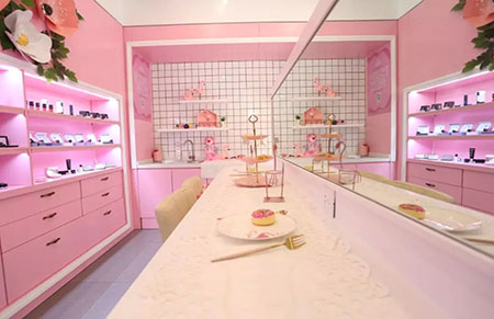 未來(lái)美妝店鋪 理想的模式——打造美妝樂(lè)園！