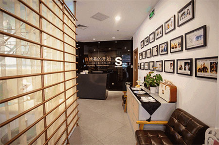 未來(lái)美妝店鋪 理想的模式——打造美妝樂(lè)園！