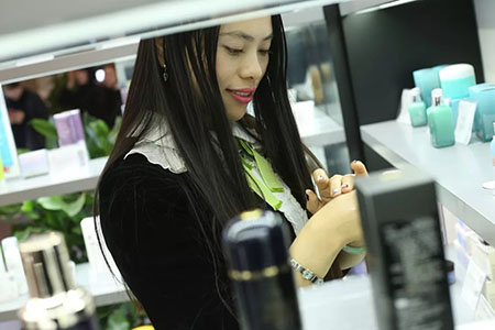 未來(lái)美妝店鋪 理想的模式——打造美妝樂(lè)園！