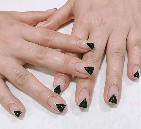 快收藏！TOK幾何風美甲，橫豎都是美~