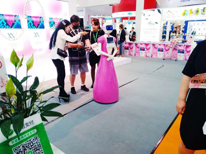 智能迎賓機(jī)器人