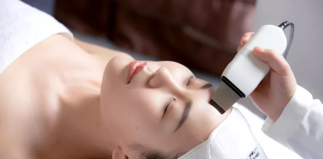 VN智能光電美膚館哪種去黑頭管理更適合你？清潔鏟、小氣泡、酵素粉？