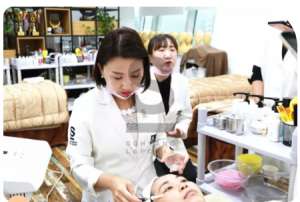 美容院美容師素質(zhì)的好壞直接影響銷(xiāo)售